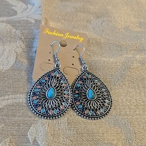 NEW Fashion Jewelry Pierced Earrings